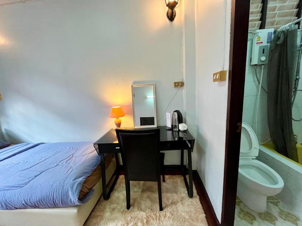 Hotel C U Again à Bangkok Extérieur photo